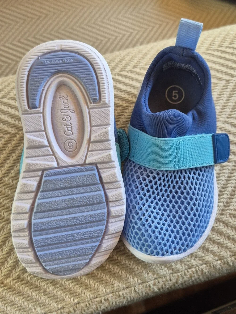 Cat & Jack Blue Water Shoes Size 5 Toddler